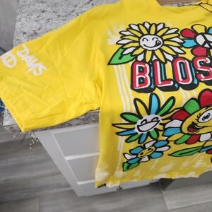 Vibrant Yellow Graphic Tee - Short Sleeve